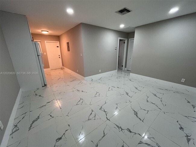 Building Photo - 1015 W Las Olas Blvd Unit 3
