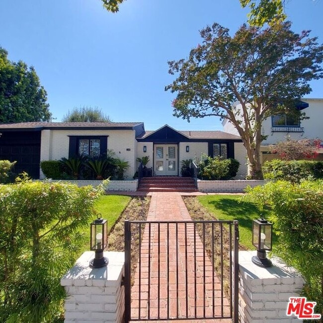 Photo - 341 S Rodeo Dr