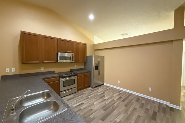 Photo - Spacious 4-Bedroom Home for Rent – Northwe...