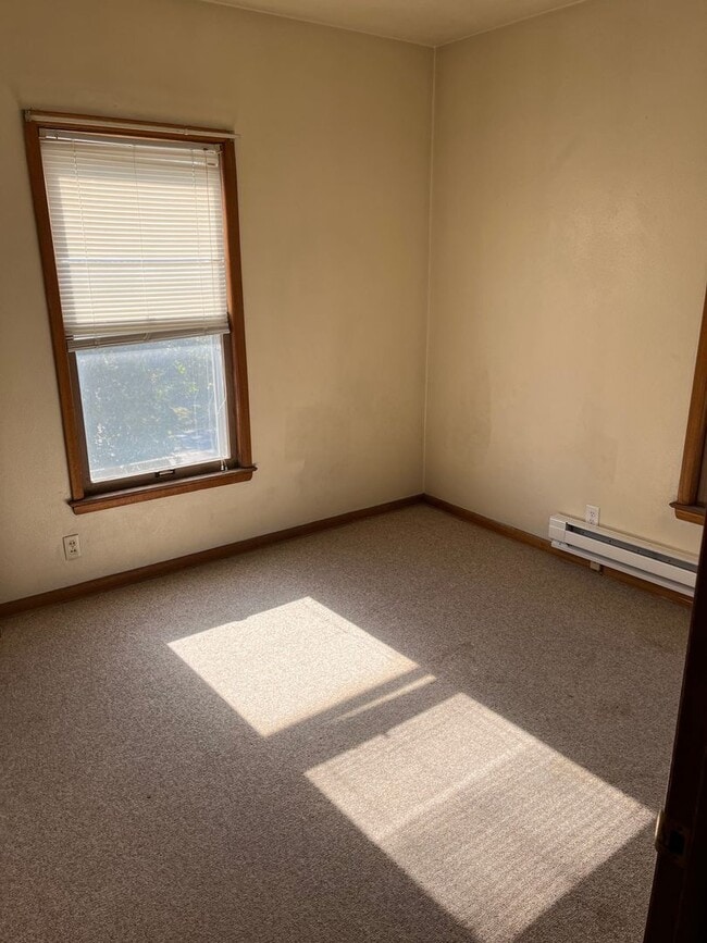 Photo - 320 S 17th St Unidad = 320 S 17th Street #2