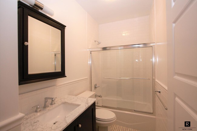Photo - 482 Bergen St