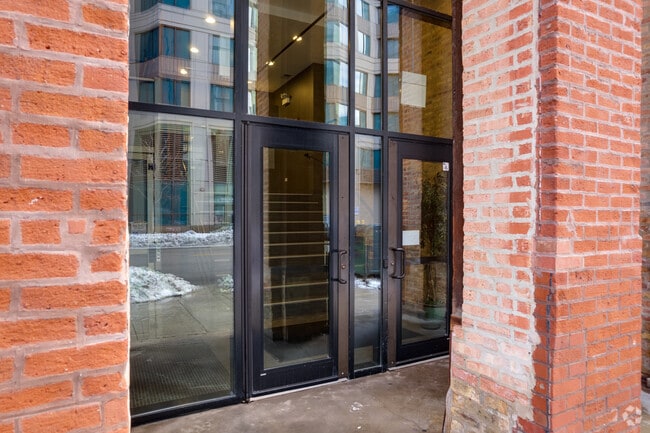 Entrance - Pfister Bldg