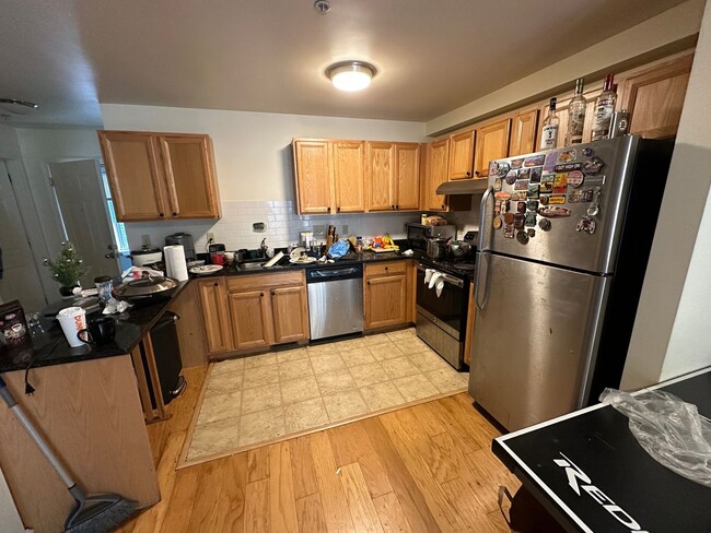 Building Photo - 9/1 No Fee! Huge Lower Allston townhouse 5BR/2.5BA!