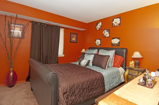 Photo - Village at Lakeview Apartments