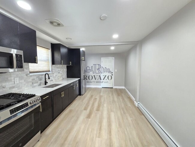 Photo - 219 Clark St