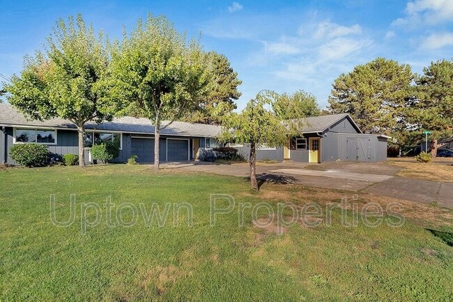 Photo - 1365 SE Cedar St