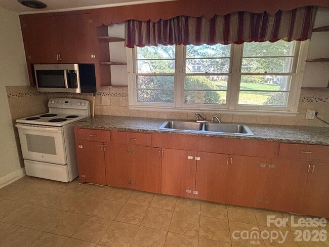 Photo - 6038 Preston Ln