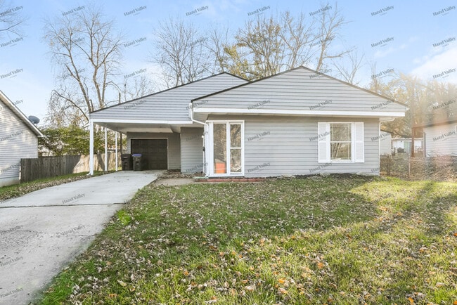 16 St Laurence Dr
