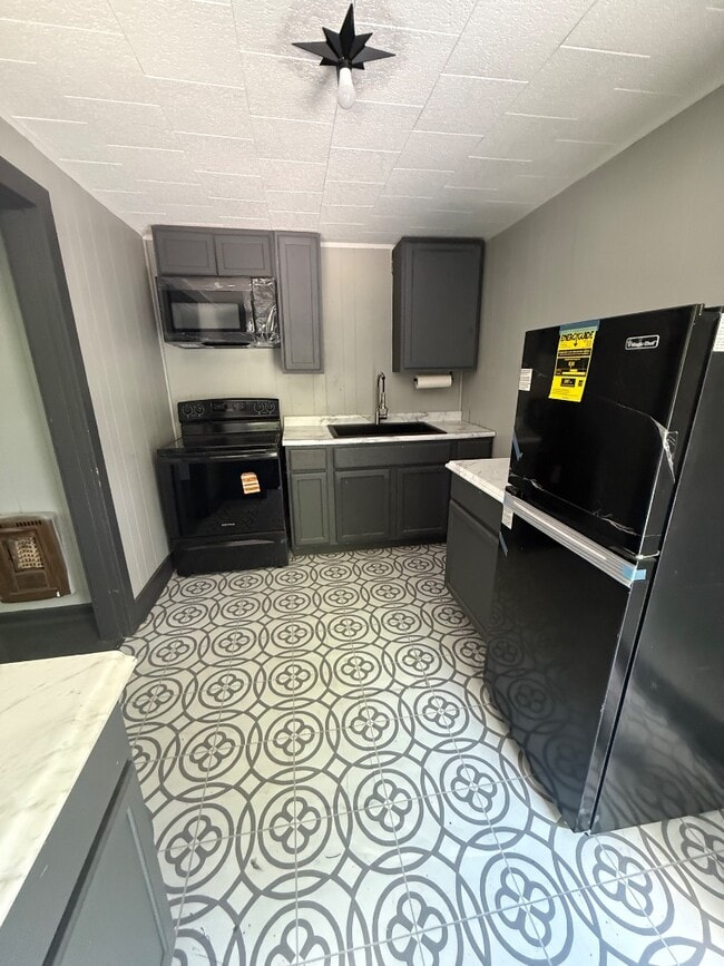 Photo - 612 Cabell Dr