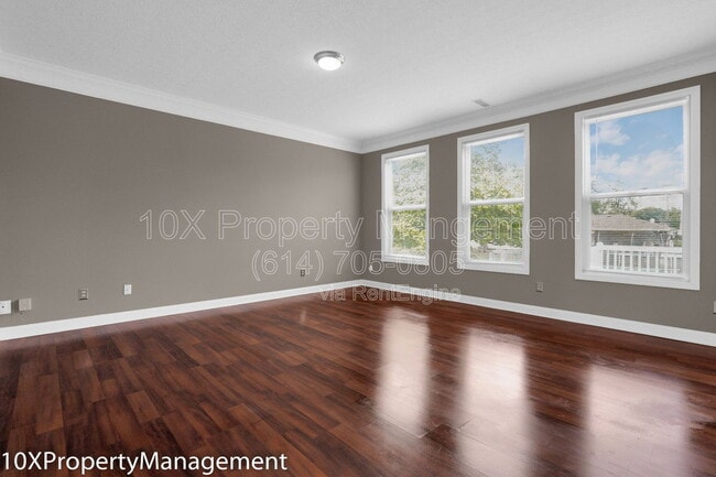 Photo - 3056 Melville St