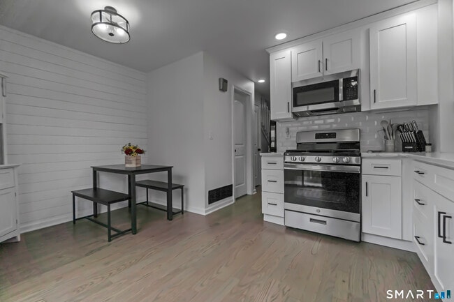 Photo - 654 Longbrook Ave Unit 654