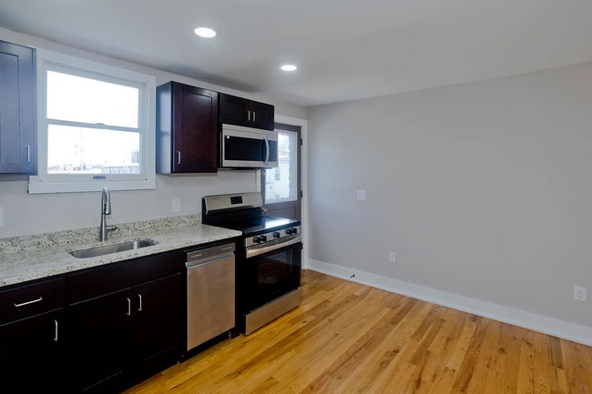13 Hampden St Unit 2
