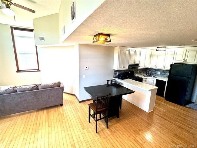 Photo - 58 Woodley Ct Condo Unit 9
