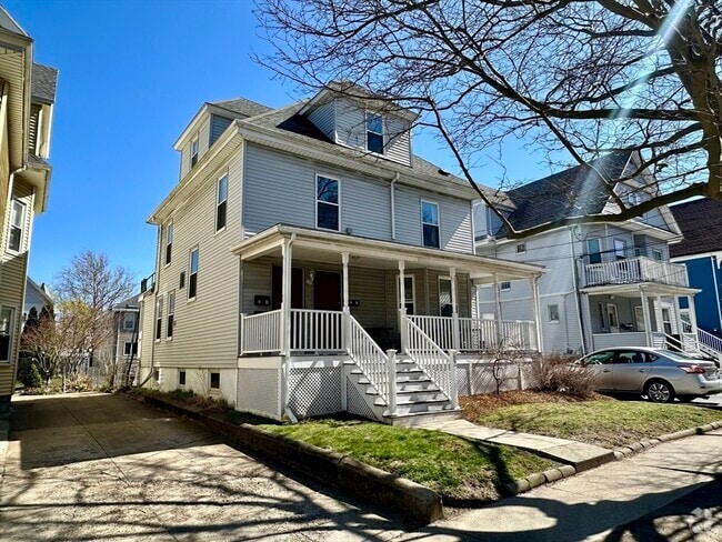 Building Photo - 82 Dexter Ave Unit 1 Rental