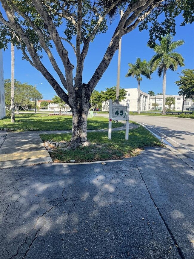 Photo - 8515 Sunrise Lakes Blvd Unidad 103