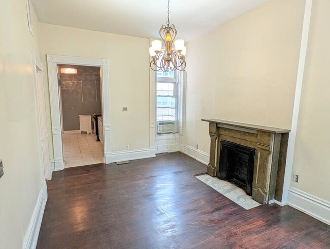 229 S Racine Ave