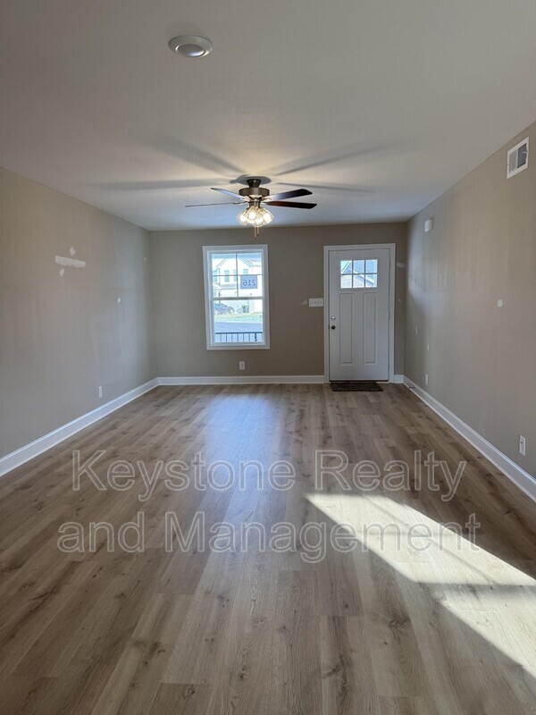 Photo - 122 Ralph Ct
