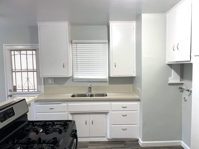 Building Photo - NW2013 (NEW) Unit 12015