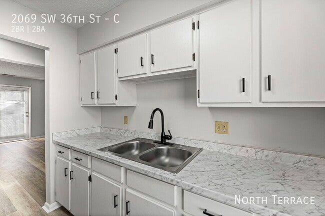 Photo - 2069 SW 36th St