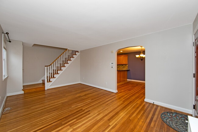 Photo - 204 Greenbriar Ln