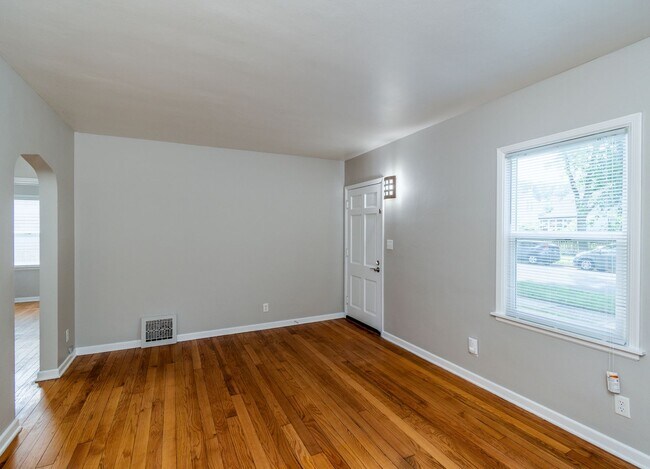 Photo - Rare home available for rent in Eken park! Unit Coolidge