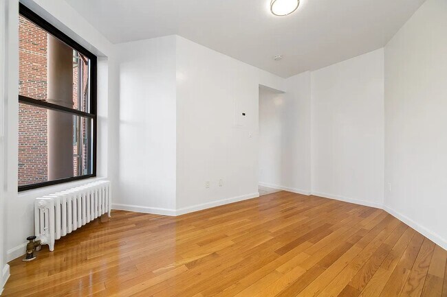 Photo - 117 Perry St Unit 11