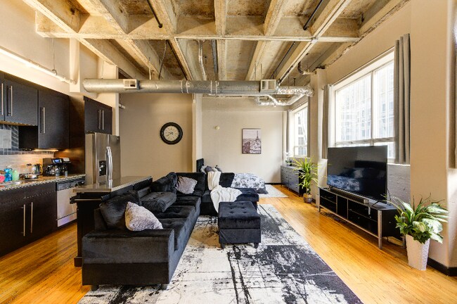 Photo - 705 Main St Unidad 417