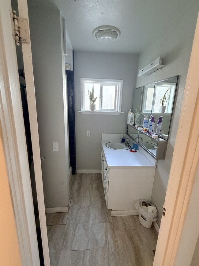 Photo - 614 S Stevens St