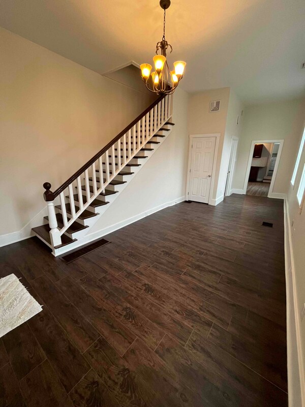 Photo - 14 N High St