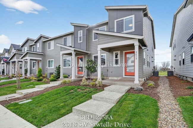 Building Photo - Recently Built Woodburn Townhome Featuring A/C