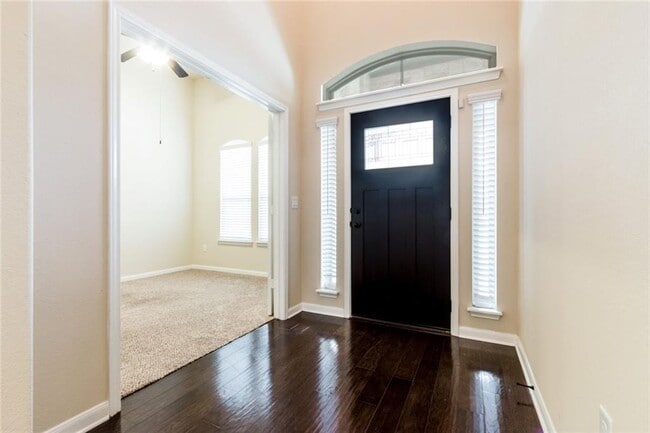 Photo - 1917 Tawakoni Dr