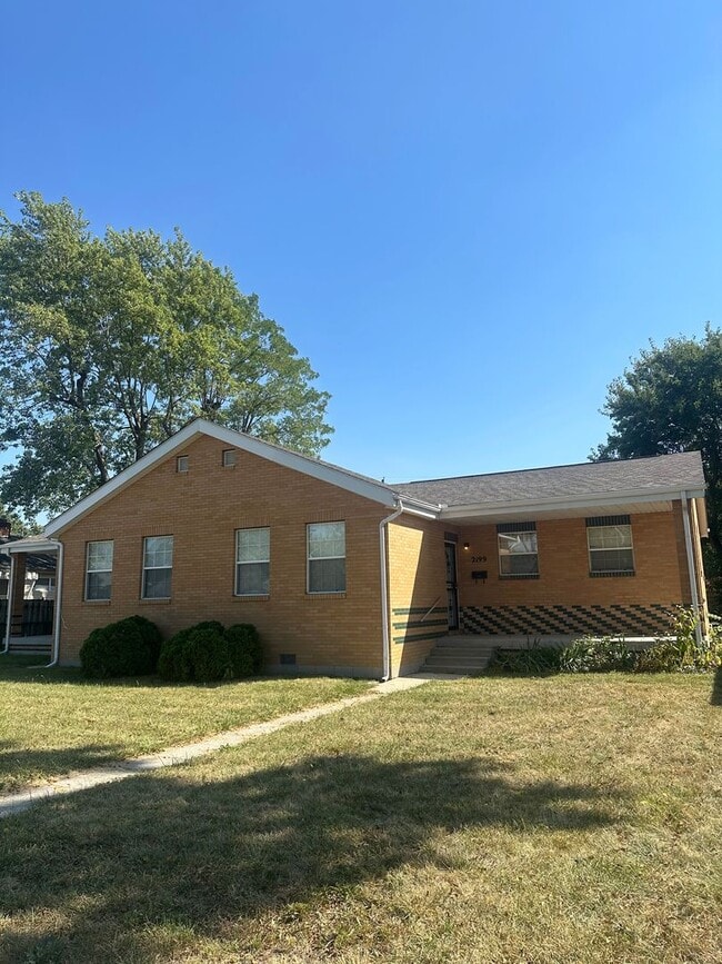 Building Photo - 2197/2199 Amherst Ave Unit 2199 Rental