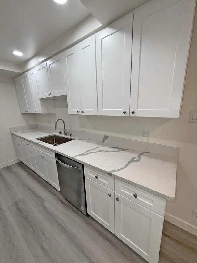 Photo - 10674 Holman Ave Unidad 4