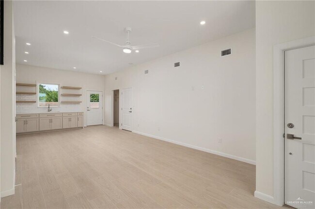 Photo - 14 N Lincoln St