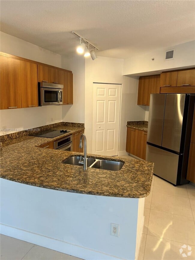 Building Photo - 510 NW 84th Ave Unit 528 Rental