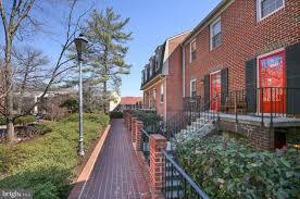 Photo - 1670 Beekman Pl NW