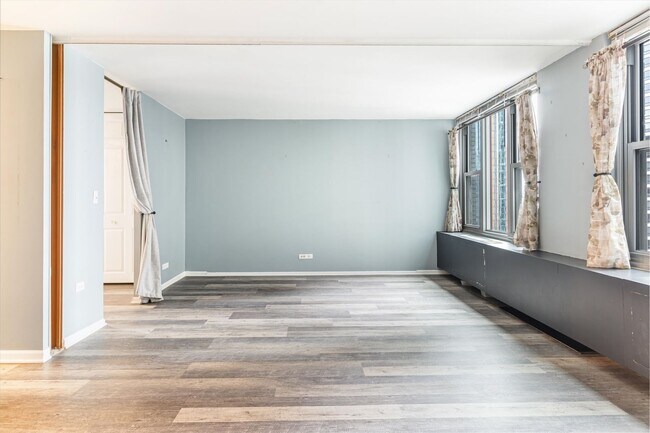 Photo - Upgraded Large Convertible by Millennium Park Unit 2521