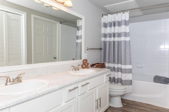 Photo - 19100 Glenwest Dr Unit 437