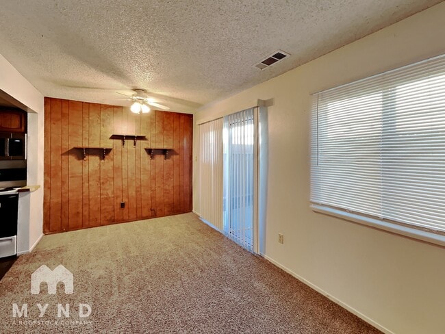 Photo - 977 Boxcar Ln