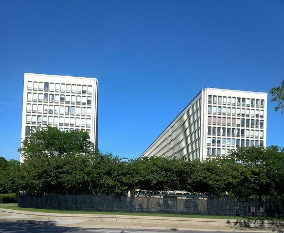 Building Photo - 1401 E 55th St Unit 616N Rental