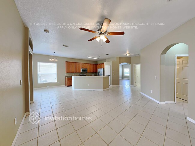 Photo - 1888 Sun Gazer Dr