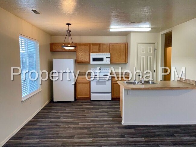 Photo - 1037 W Pine Ave Unit #4