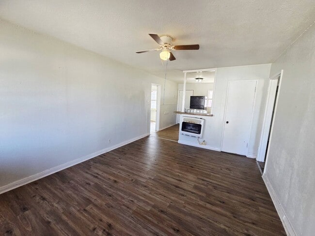 Building Photo - 1510 Sycamore St Unit B