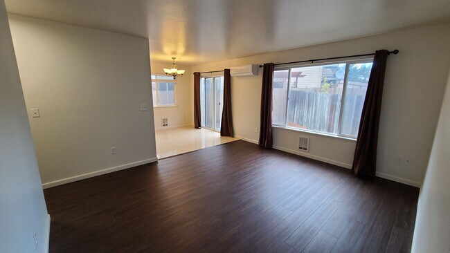 Photo - Quartz Ave 3plex/Ariserem-014 Unit 2155