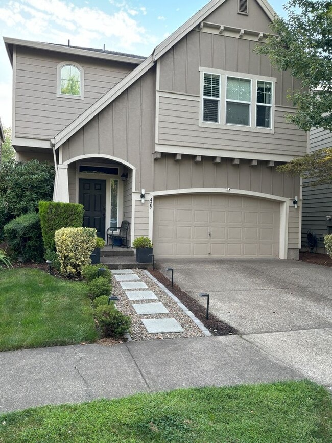 Building Photo - Beautiful 2 Story home in the Desirable Oa...