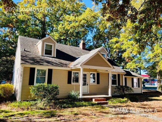 Building Photo - 609 Hammond St