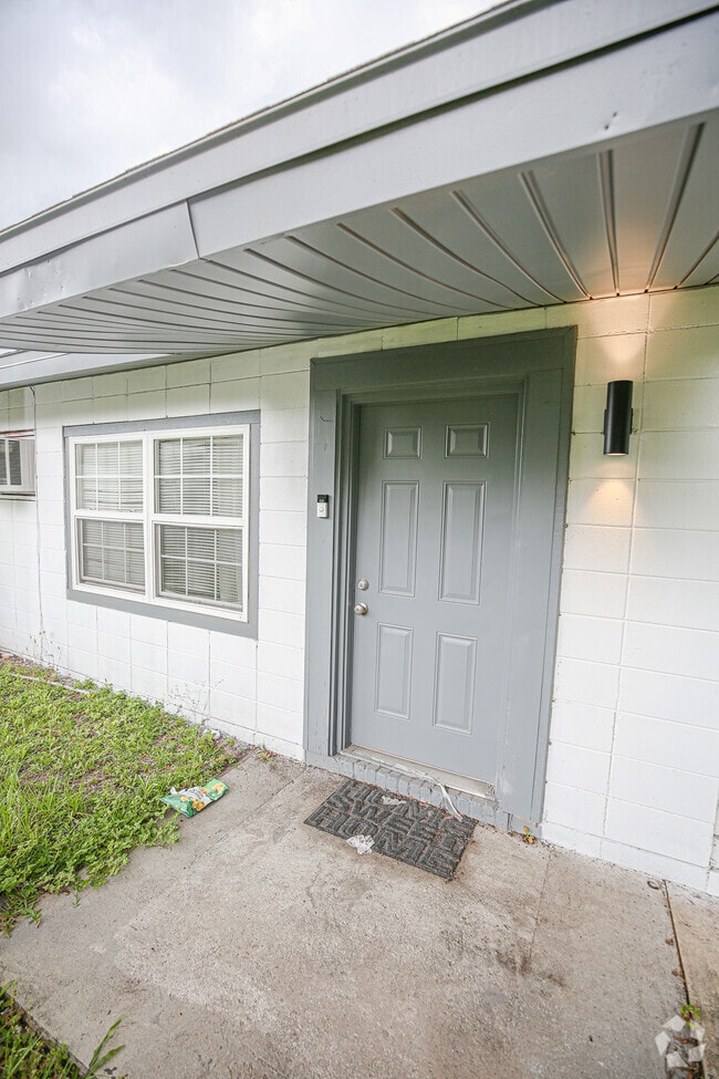 Building Photo - 1315 S Center St Rental