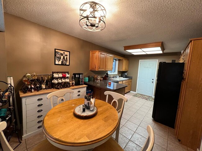 Kitchen - 13816 Wild Horse Ct