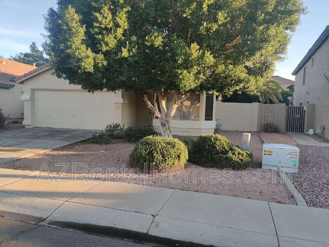 Photo - 493 E Cantebria Dr