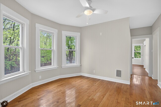 Photo - 95 Parrott Ave